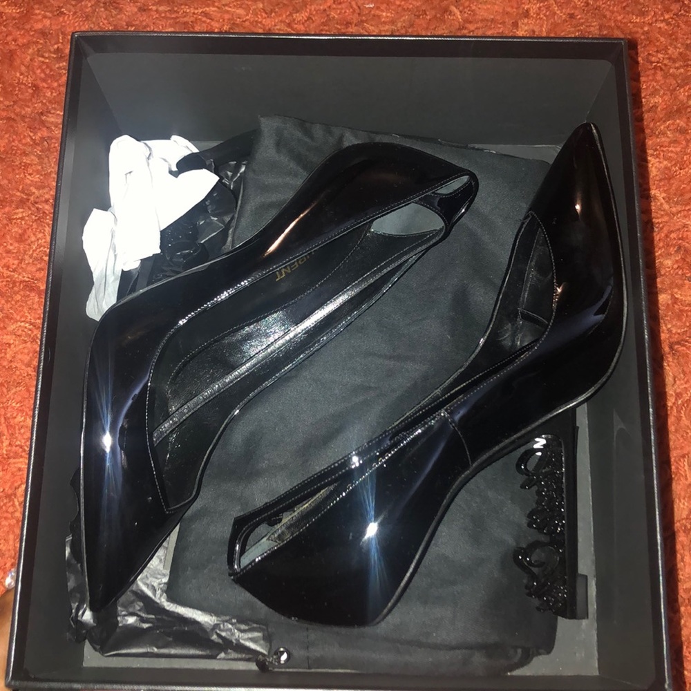 YSL Heels. Appelle 105. Worn lightly.